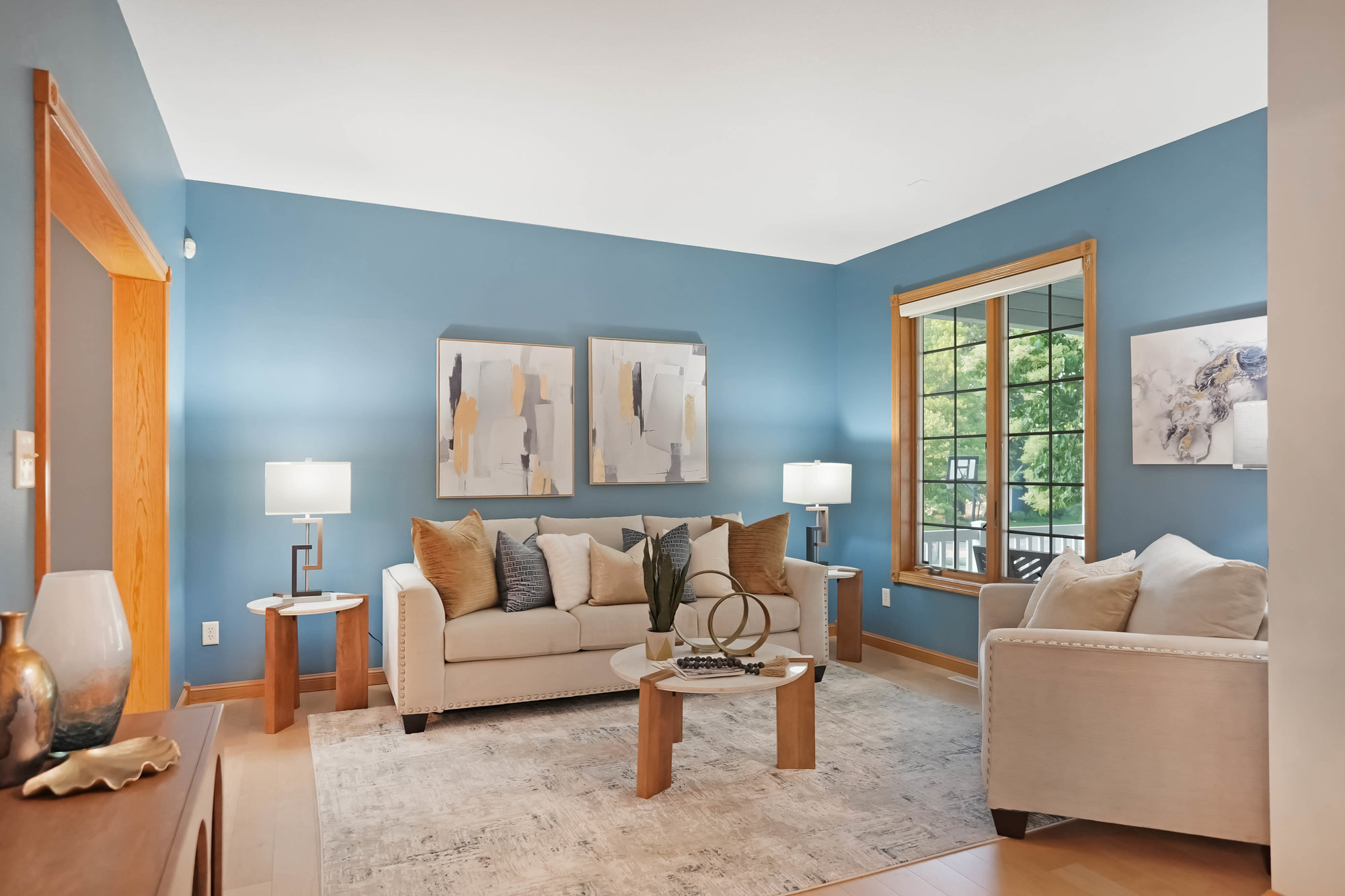 Looking for the perfect home for entertaining? 4129 Tiffany Lane is THE home for you!